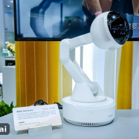 手掌大小跑千亿大模型？WAIC 2026这些M50 Inside终端要把AI塞进口袋
