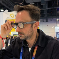 Rokid Glasses：AR 眼镜继续往日常形态靠近，但离真正普及还差生态