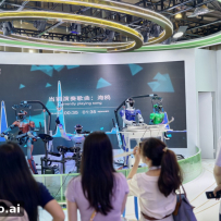 机器人乐队现场真弹？中科慧灵在WAIC 2026搞了场人机合奏