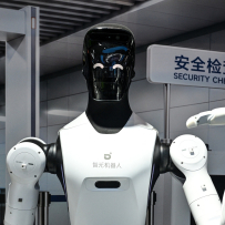AGIBOT在WAIC 2026一口气发四款机器人，但每台都自带中国情报法义务